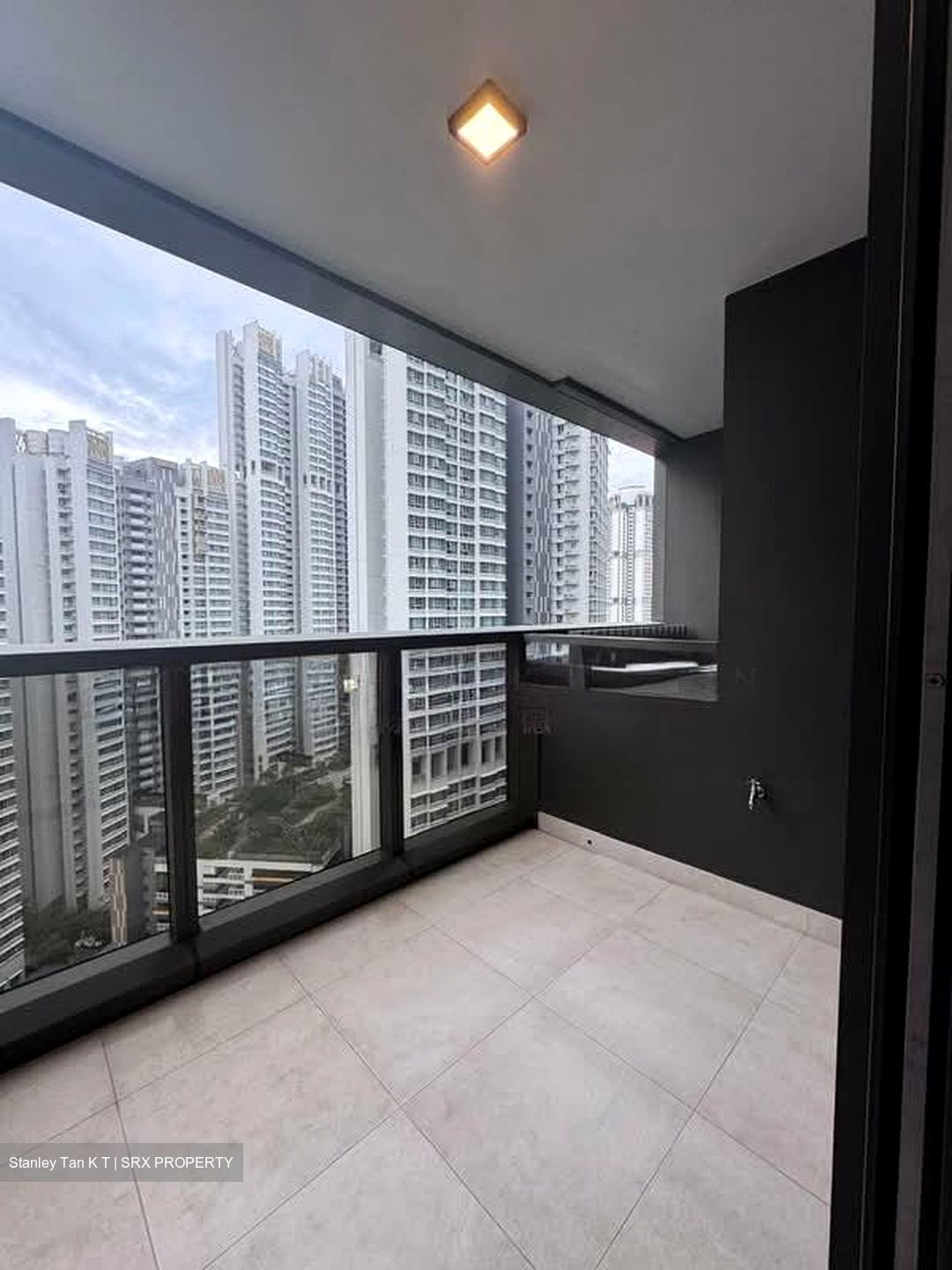 Commonwealth Towers (D3), Condominium #585358271
